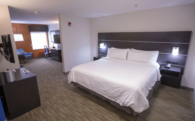 Holiday Inn Express & Suites Locust Grove by IHG
