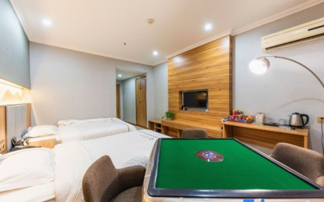 Xiaogan Education Hotel
