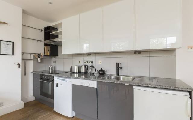 Modern 3BR Flat Close to Angel Station