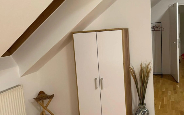 Ruhiges Dachgeschoß CityApartment im Zentrum Wiens