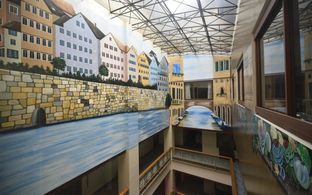 Paragon Hotel and Suites