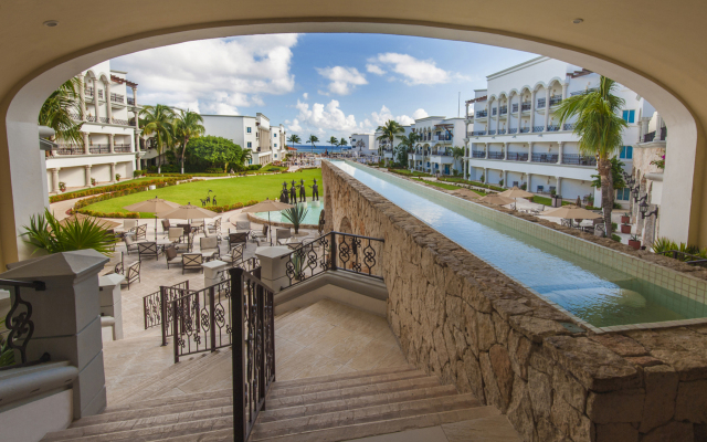 Hyatt Vivid Playa Del Carmen Hotel