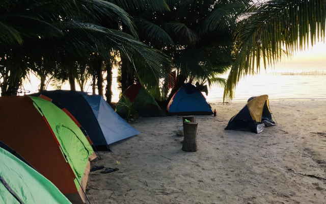 Camping Lunas Bar
