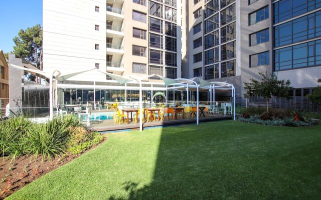 Sandton Smart Apartment Fifteen