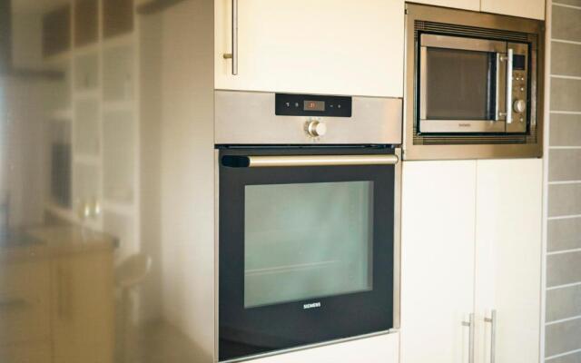 3Bdr + 2Bath Ocean View Apartment