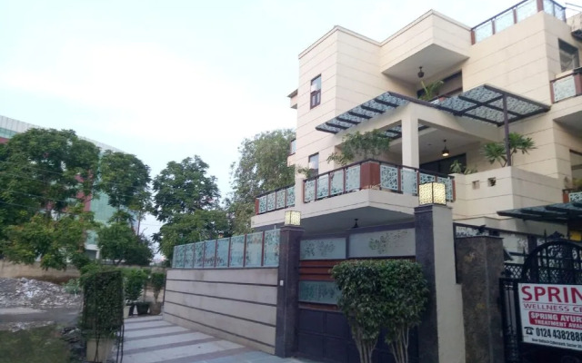 The Destiny Inn by OYO Rooms