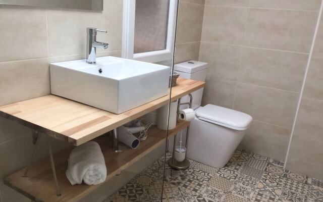 AHRO Suites Plaza María Guerrero 4