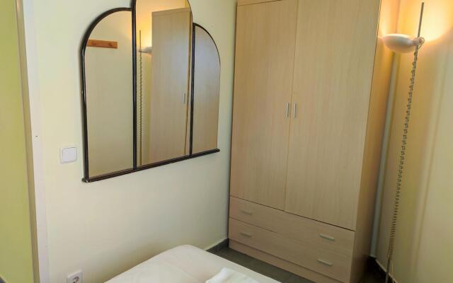 Cannes Planta 3 , Porta 7