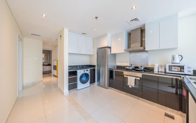 Tanin - Luxury Waterfront Apt with Stunning Marina Views