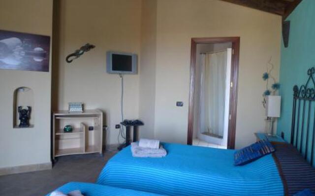 Finca Toredo Large Heated Pool,Hot Tub,Bar/Games Room,Gym,Cave, Free WiFi