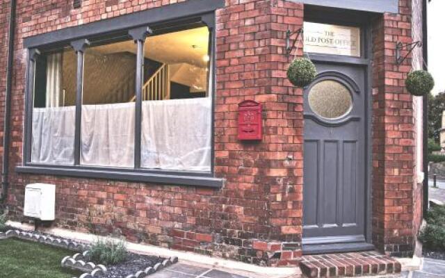 The Victorian Post House - Central Frome