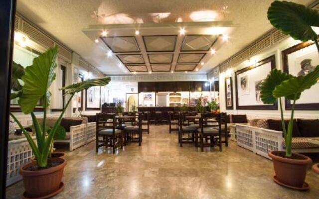 Argo Rooms