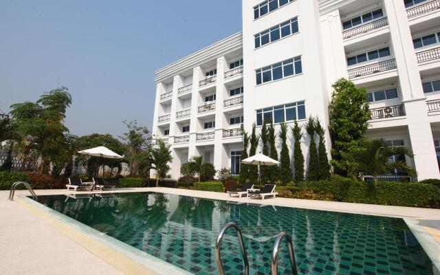 La Vie En Rose Hotel
