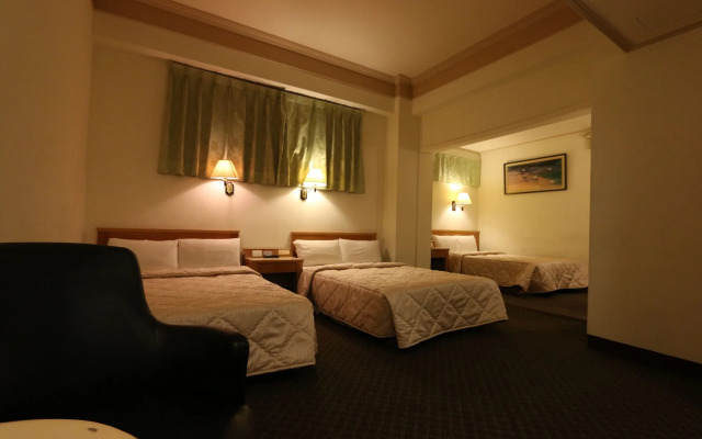 Riverside Hotel