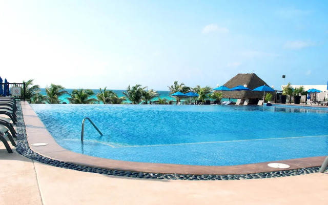 Infinity Luxury Travel at Seadust by YPJ