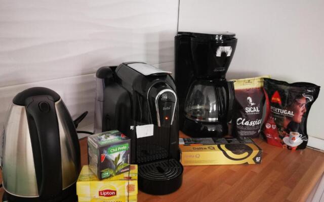 "room in Guest Room - Caparica Poshtel An Luxury Hostel"