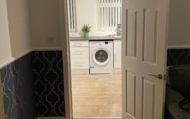 Cosy 3 Bedroom house, Free parking & WIFI