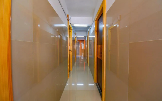 FabHotel Apricot Premier