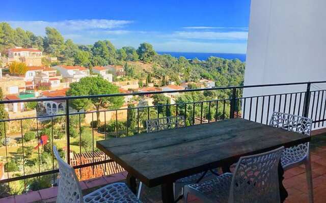 Apartment - 2 Bedrooms with Sea views - 107793