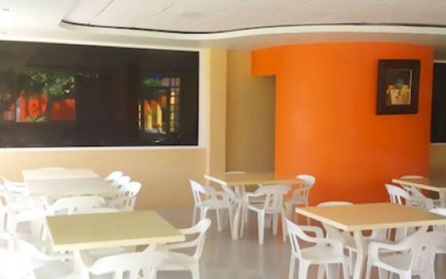 Hotel La Roca Natural