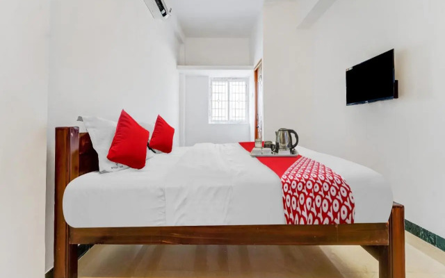 OYO Flagship 703776 Cruze Residency
