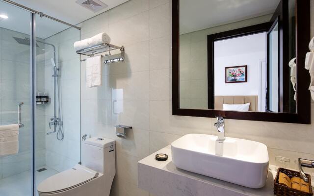 Golden Line Danang Hotel