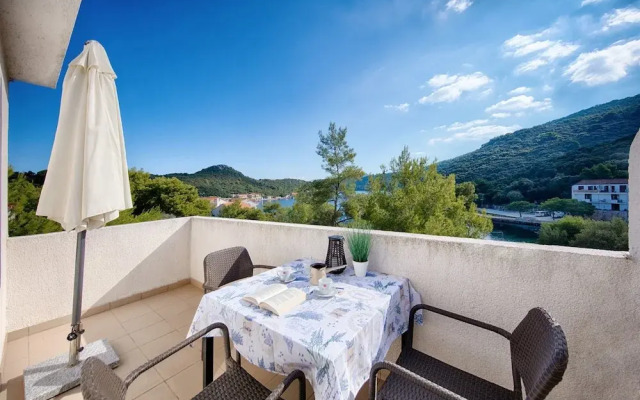 Apartments Bruna Lastovo