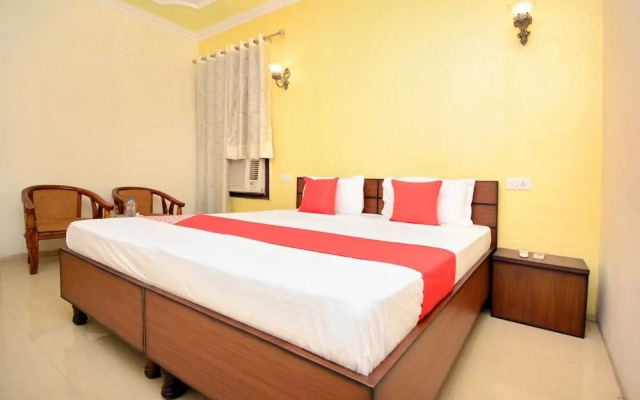 Hotel Ra Flora by OYO Rooms