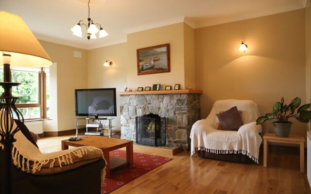 White Thorn House