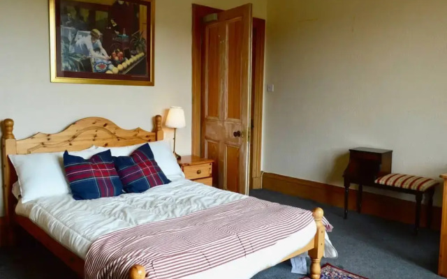 Charismatic 3 Bedroom Flat With Harry Potter Themes