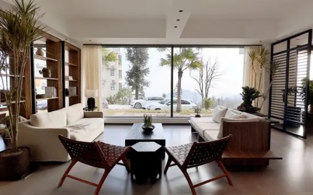 White House Yuanjing Homestay (Fairy Mountain Branch) – Balcony – Chongqing