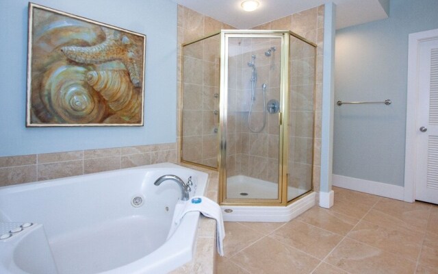 Crc0604 3 Bedroom Condo