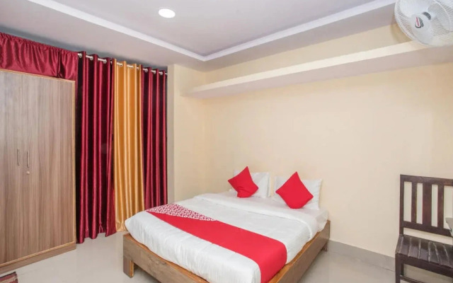 OYO 15818 Om Sai Residency