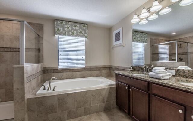 5-Bedroom Villa in Four Corners 1458RF