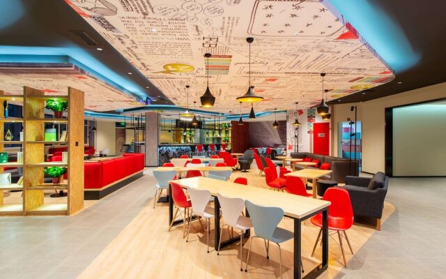 Hotel Ibis Dalian Yida Spring Field Hotel