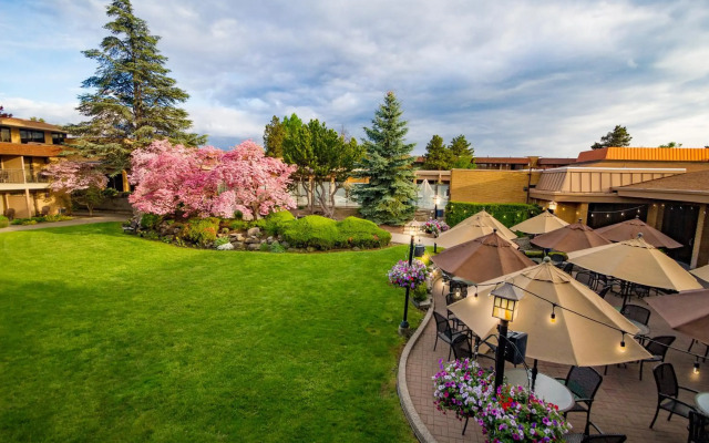 Mirabeau Park Hotel & Convention Center