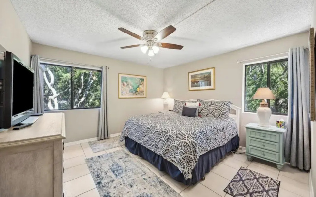 2070 Beachwood
