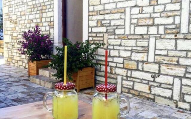 Lithos Hotel
