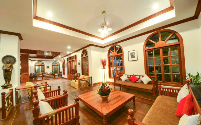 The Suite By Royal Crown Hotel