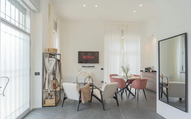 Piccola Como Lotus by Rent all Como