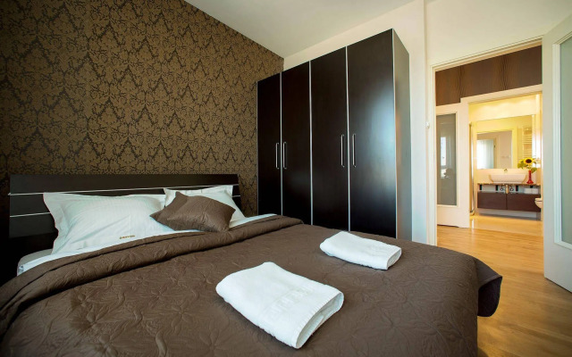 Platinum Towers E-Apartments