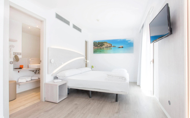 Som Llaut Boutique Hotel