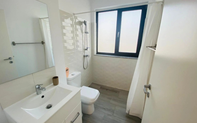 SOHO Apartment - City View with Rooftop Garden