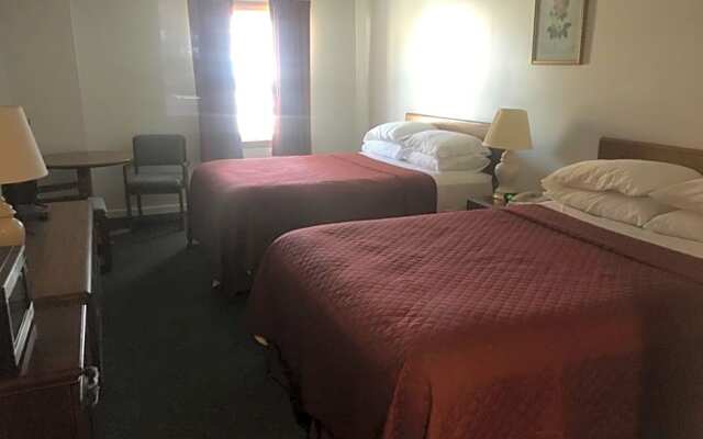 Villager Motel & Glen Manor Estate