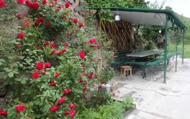 IRIS mini hotel