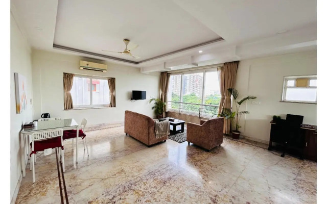 OYO 28208 99 Kombo Inn