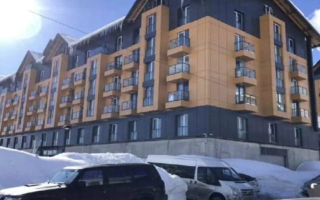 Super Stylish Apartment by Wehost