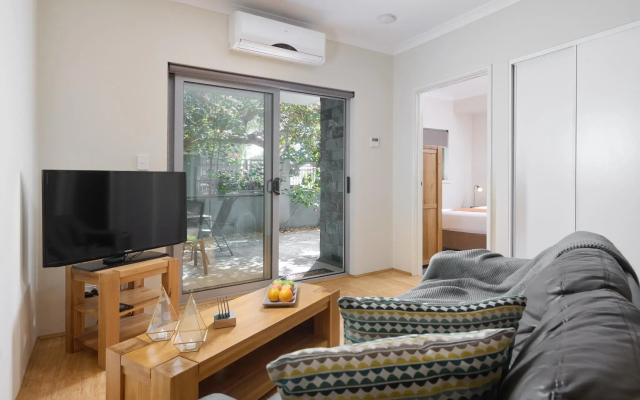 Airport Apartments by Vetroblu