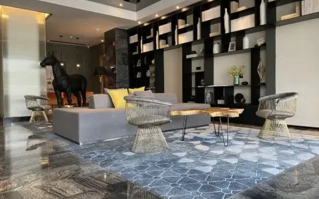 Paco Hotel (Huazhou Shifu Square)