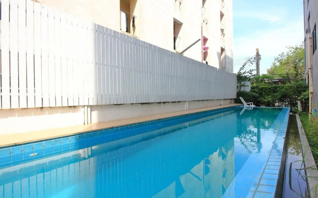 Super OYO 427 Chill Apartment